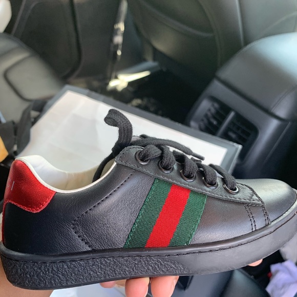 gucci trainers size 1